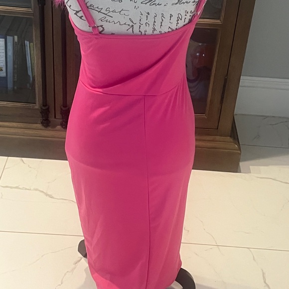 Elegant Pink Feather-Trim Maxi Dress - Picture 4 of 6